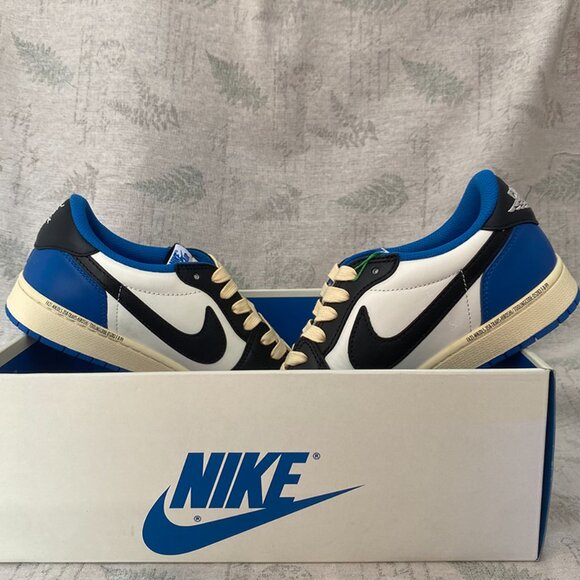 Boys Fragment Design x Travis Scott x Air Jordan 1 Retro Low - Picture 3 of 8